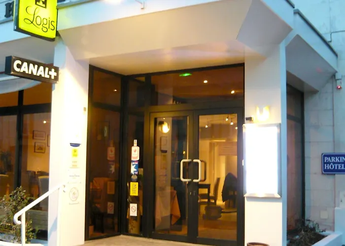 Hotel Logis Le Pelican & Son Restaurant Vernantes