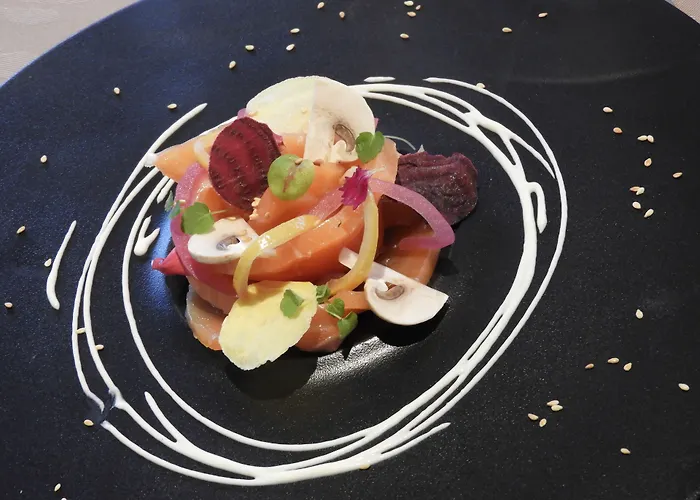 Logis Le Pelican & Son Restaurant Hotel Vernantes