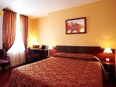 Logis Le Pelican & Son Restaurant Отель Vernantes