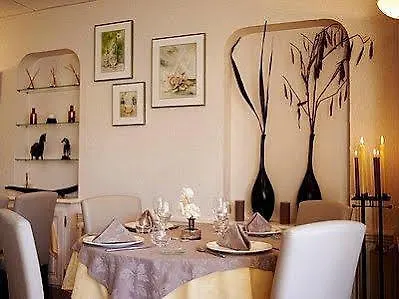 Logis Le Pelican & Son Restaurant Hotell