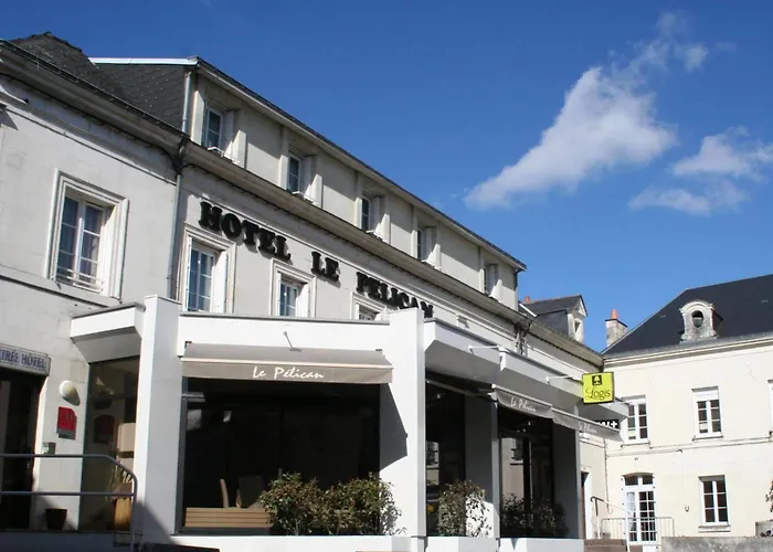 Logis Le Pelican & Son Restaurant Hotel Vernantes