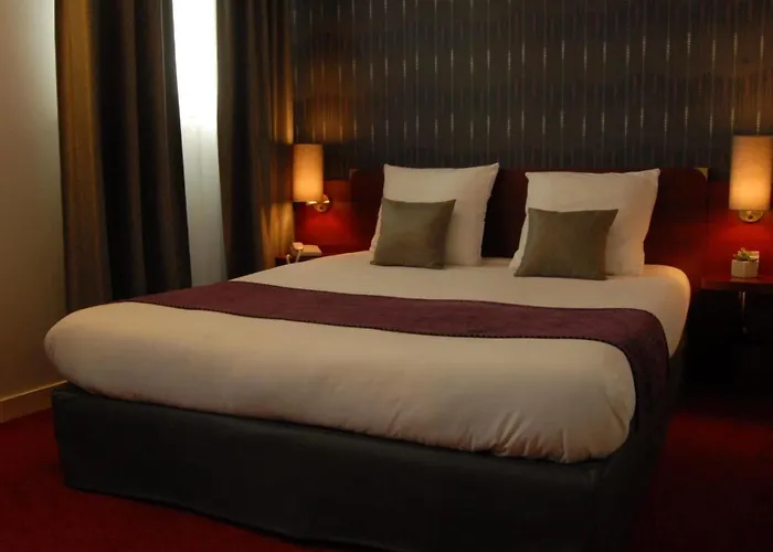 Logis Le Pelican & Son Restaurant Vernantes