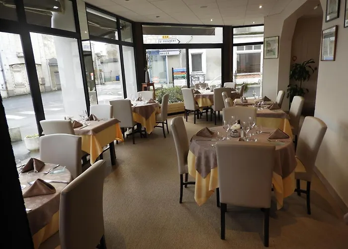 Logis Le Pelican & Son Restaurant 3* Vernantes